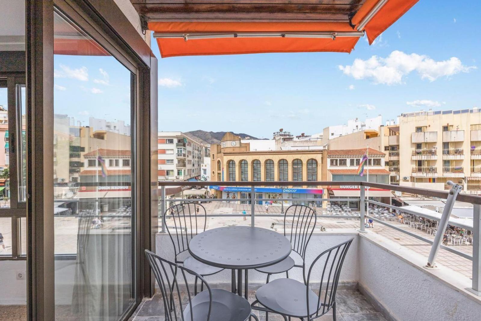 Nogalera Rainbow 2-Bedroom Apartment, Pool And Parking By Namaste Elite Torremolinos Esterno foto