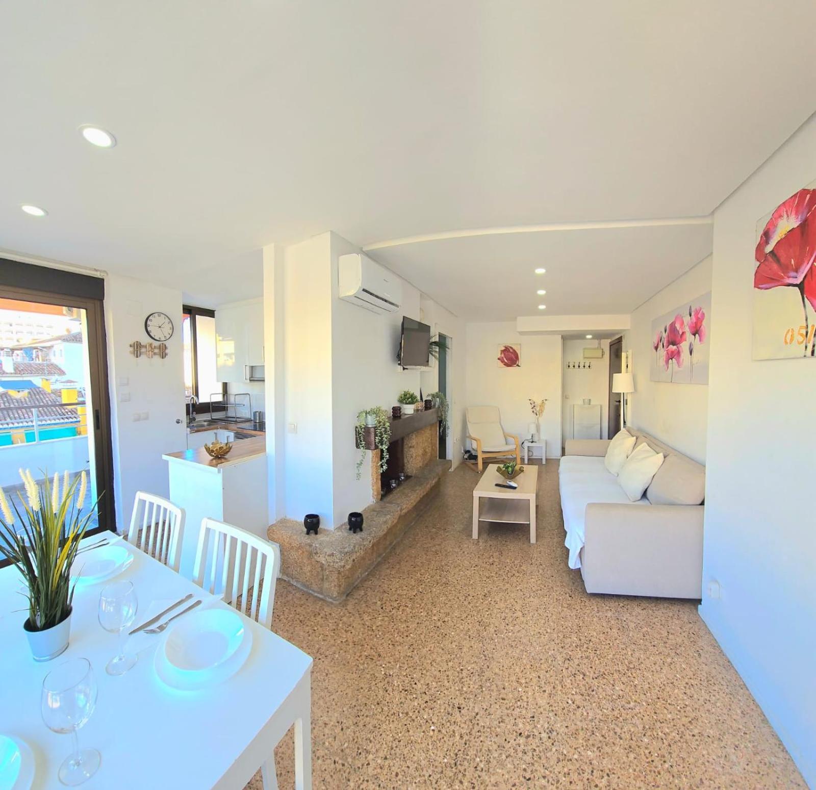 Nogalera Rainbow 2-Bedroom Apartment, Pool And Parking By Namaste Elite Torremolinos Esterno foto
