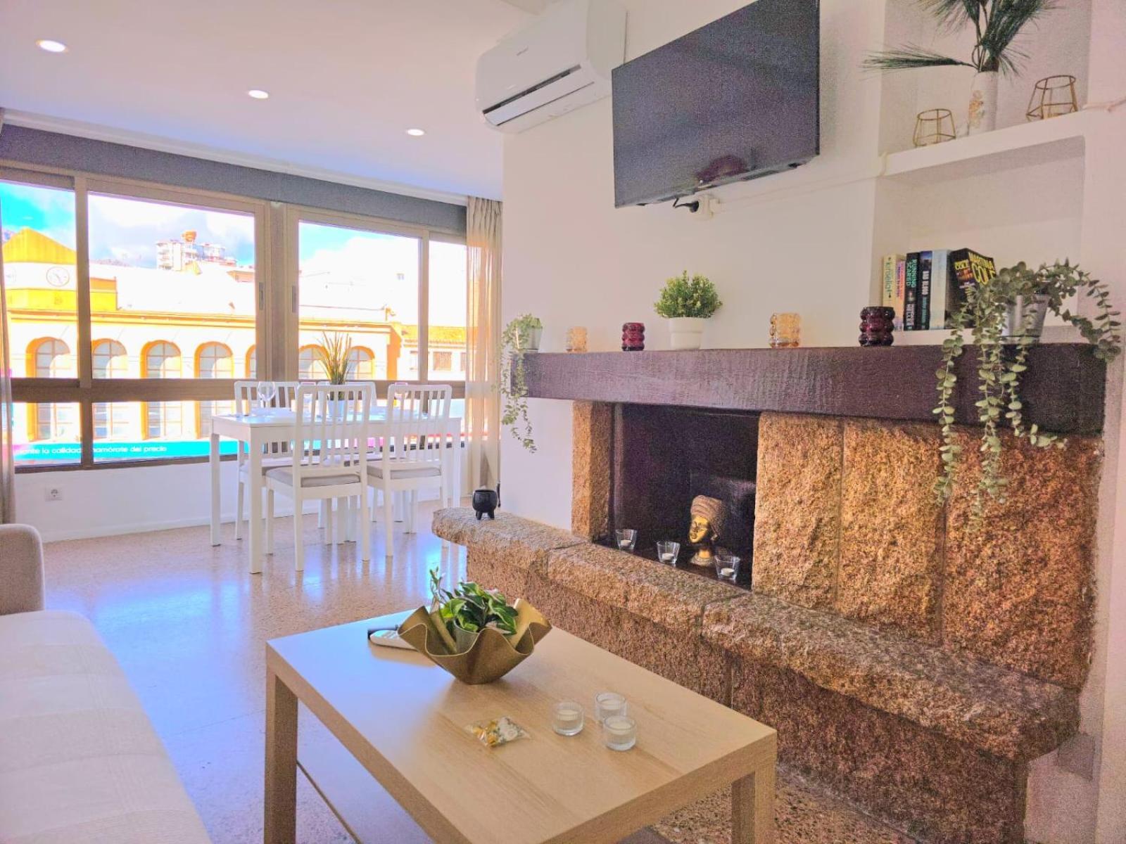 Nogalera Rainbow 2-Bedroom Apartment, Pool And Parking By Namaste Elite Torremolinos Esterno foto