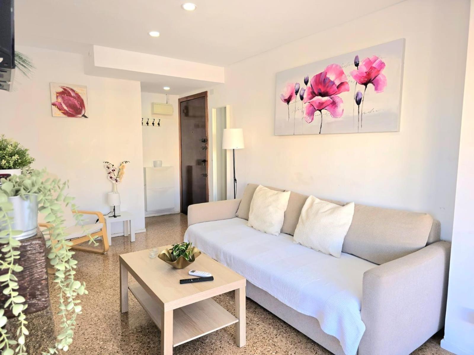 Nogalera Rainbow 2-Bedroom Apartment, Pool And Parking By Namaste Elite Torremolinos Esterno foto