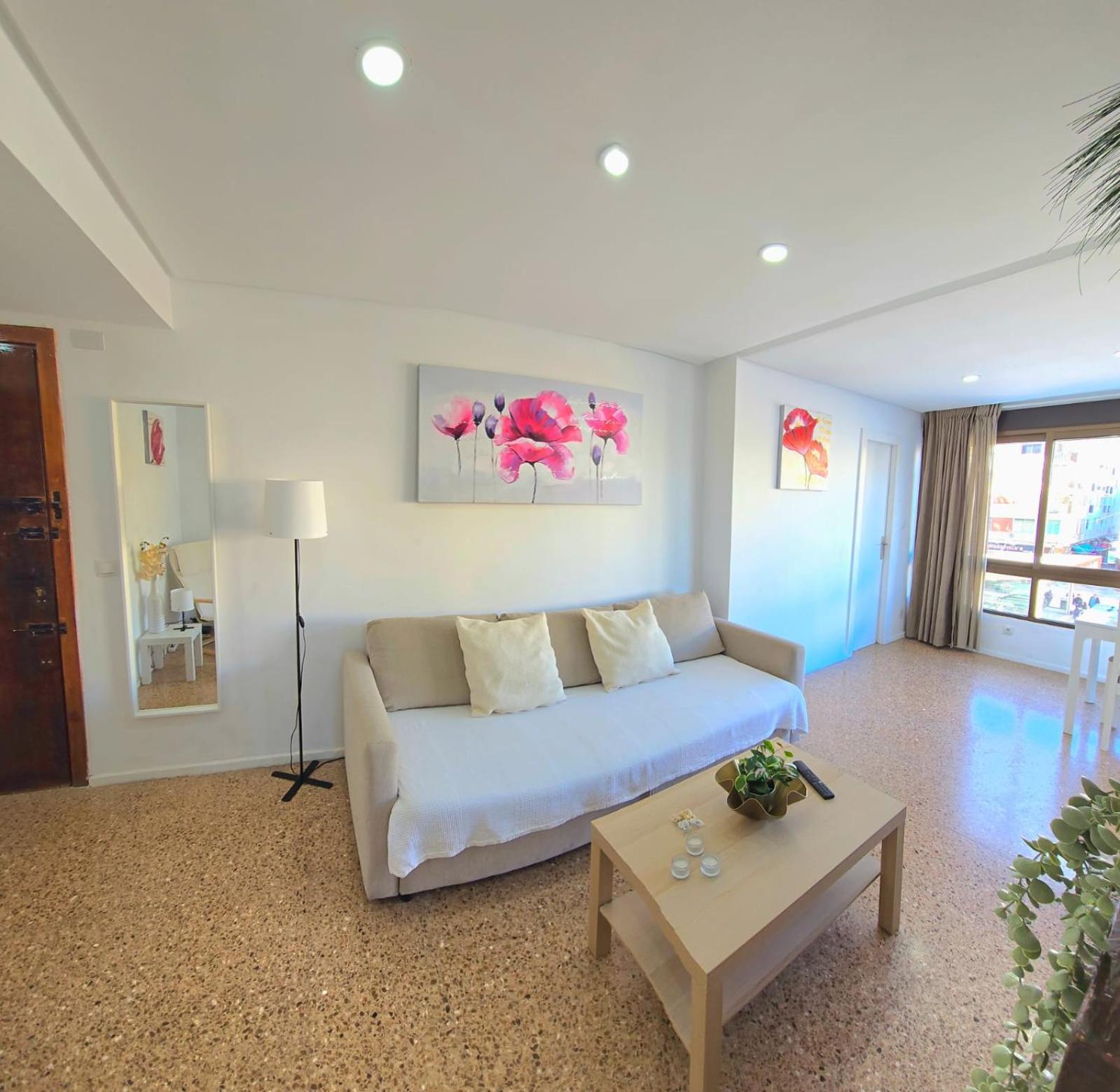 Nogalera Rainbow 2-Bedroom Apartment, Pool And Parking By Namaste Elite Torremolinos Esterno foto