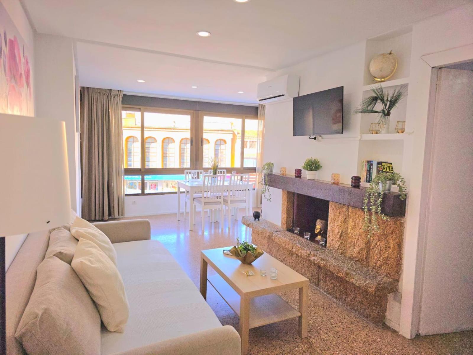 Nogalera Rainbow 2-Bedroom Apartment, Pool And Parking By Namaste Elite Torremolinos Esterno foto