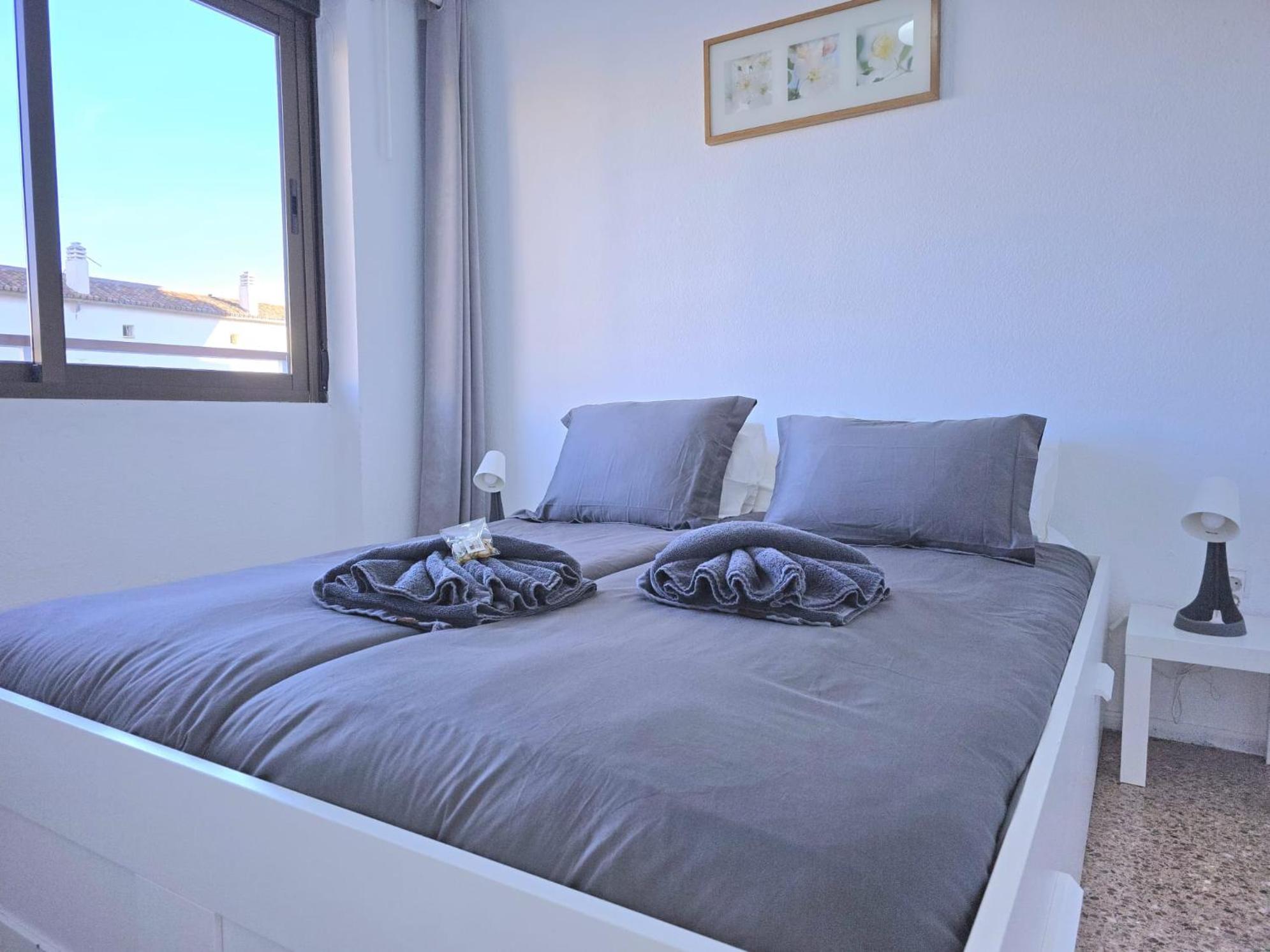 Nogalera Rainbow 2-Bedroom Apartment, Pool And Parking By Namaste Elite Torremolinos Esterno foto