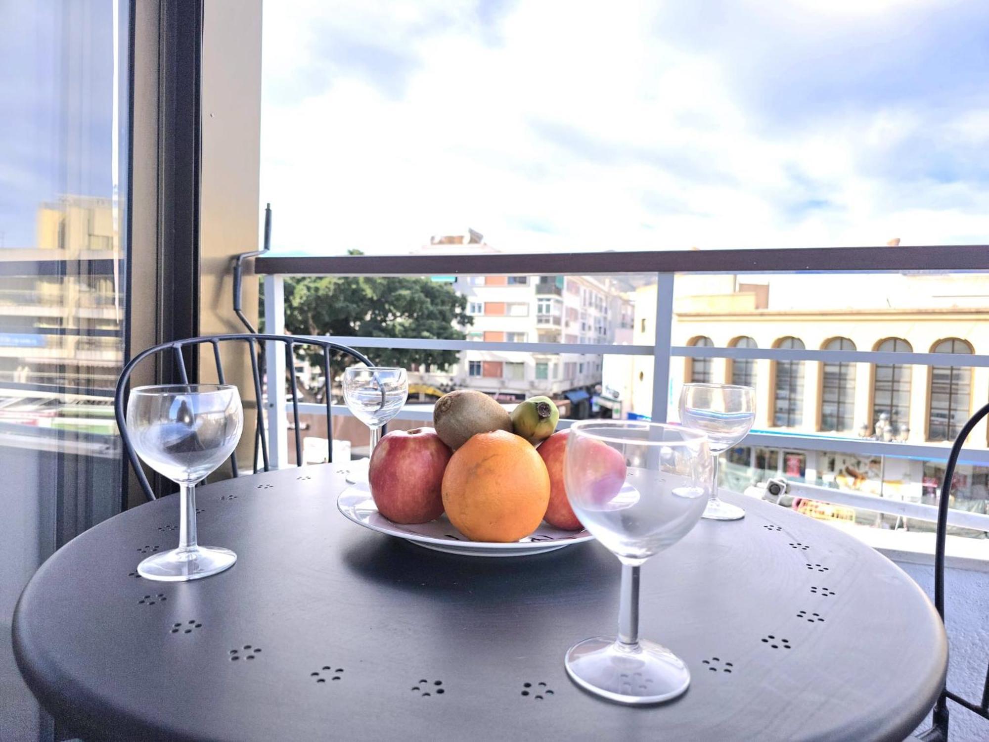 Nogalera Rainbow 2-Bedroom Apartment, Pool And Parking By Namaste Elite Torremolinos Esterno foto