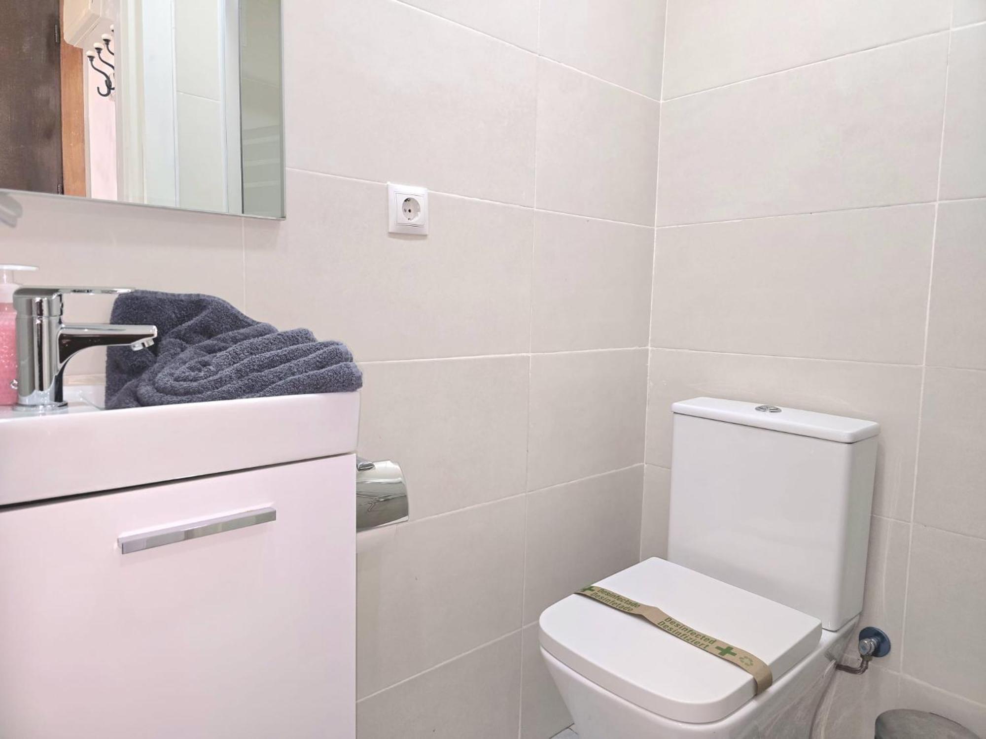 Nogalera Rainbow 2-Bedroom Apartment, Pool And Parking By Namaste Elite Torremolinos Esterno foto