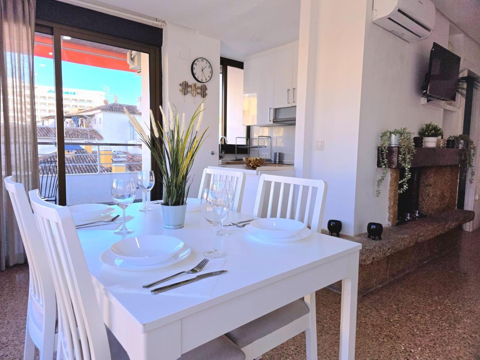 Nogalera Rainbow 2-Bedroom Apartment, Pool And Parking By Namaste Elite Torremolinos Esterno foto